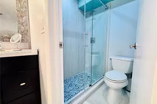 20500 W Country Club Dr, Aventura, FL 33180 - Photo 9