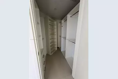 1300 Brickell Bay Dr #2210, Miami, FL 33131 - Photo 17