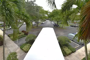 3800 Oaks Clubhouse Dr, Pompano Beach, FL 33069 - Photo 31