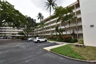 3800 Oaks Clubhouse Dr, Pompano Beach, FL 33069 - Photo 39