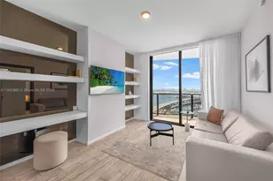 398 NE 5th St, Miami, FL 33132 - Photo 9