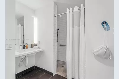 398 NE 5th St #1711, Miami, FL 33132 - Photo 17