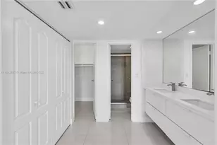 100 Bayview Dr, Sunny Isles Beach, FL 33160 - Photo 17