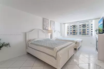 [Address not provided], Hallandale Beach, FL 33009 - Photo 11