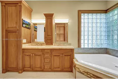 260 Montclaire Dr, Weston, FL 33326 - Photo 19