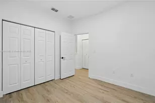 2851 W Prospect Rd, Tamarac, FL 33309 - Photo 13