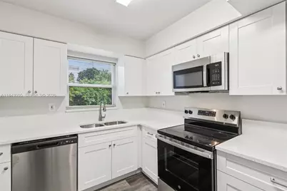 18025 NW 6th Ave, Miami Gardens, FL 33169 - Photo 13