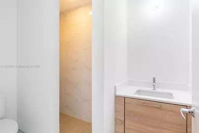 16385 Biscayne Blvd #4, North Miami Beach, FL 33160 - Photo 33