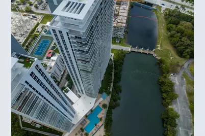 16385 Biscayne Blvd #4, North Miami Beach, FL 33160 - Photo 9