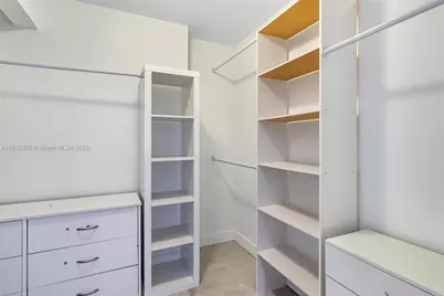 16385 Biscayne Blvd #4, North Miami Beach, FL 33160 - Photo 35