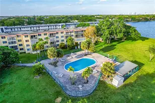 445 NE 195th St, Miami, FL 33179 - Photo 19