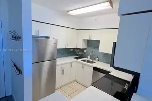 1500 Bay Rd, Miami Beach, FL 33139 - Photo 9