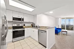 19501 W Country Club Dr, Aventura, FL 33180 - Photo 5