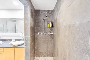 3801 Collins Ave, Miami Beach, FL 33140 - Photo 35