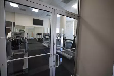 5151 Collins Ave #927, Miami Beach, FL 33140 - Photo 15