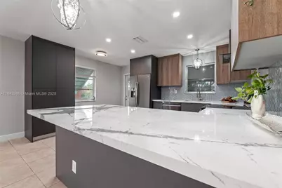 1912 SW 97th Ter, Miramar, FL 33025 - Photo 9