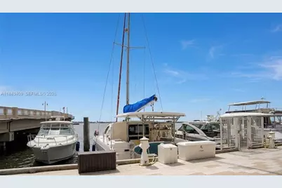 801 Brickell Bay Dr #4C041, Miami, FL 33131 - Photo 5