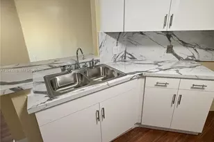 6272 NW 186th St, Hialeah, FL 33015 - Photo 5