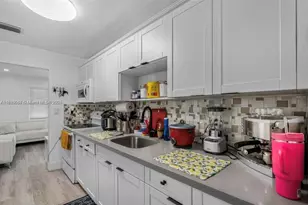 4590 E 9th Ct, Hialeah, FL 33013 - Photo 11