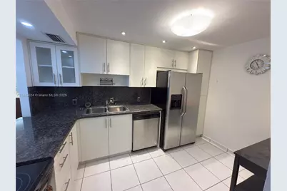 3675 N Country Club Dr #109, Aventura, FL 33180 - Photo 7