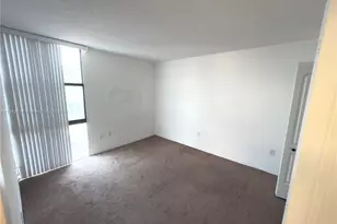 3675 N Country Club Dr, Aventura, FL 33180 - Photo 15