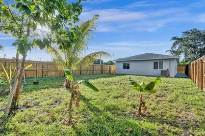 320 NE 33rd St, Oakland Park, FL 33334 - Photo 27