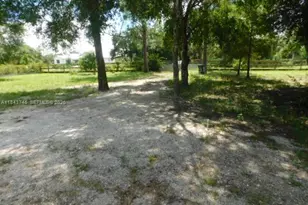 551 Ave Del Sur, Clewiston, FL 33440 - Photo 37