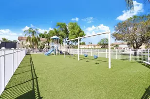 4668 NW 9th Dr, Plantation, FL 33317 - Photo 15