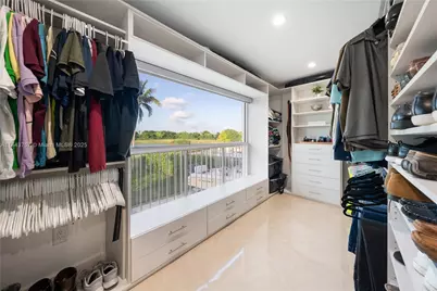 9621 W Calusa Club Dr, Miami, FL 33186 - Photo 31