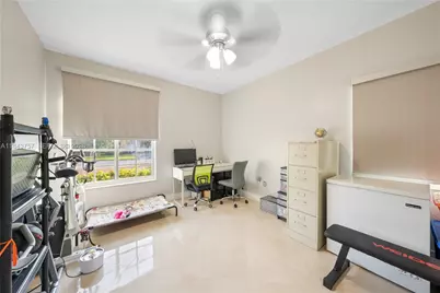9621 W Calusa Club Dr, Miami, FL 33186 - Photo 19