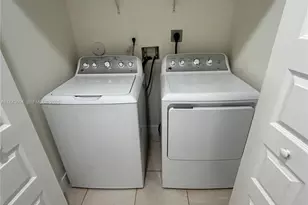 9113 NW 159th St, Miami Lakes, FL 33018 - Photo 27