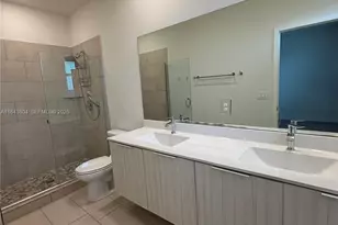 9113 NW 159th St, Miami Lakes, FL 33018 - Photo 17