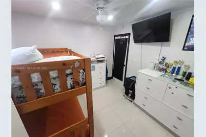 3617 NW 37th St, Lauderdale Lakes, FL 33309 - Photo 17