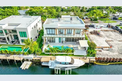 2050 S Hibiscus Dr, North Miami, FL 33181 - Photo 17