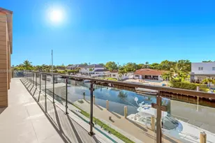 2050 S Hibiscus Dr, North Miami, FL 33181 - Photo 15