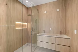 2050 S Hibiscus Dr, North Miami, FL 33181 - Photo 11