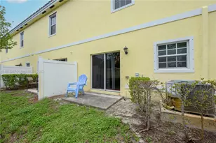 1106 NW 40th Ter, Lauderhill, FL 33313 - Photo 17
