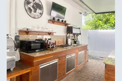 739 NW 112th St, Miami, FL 33168 - Photo 43