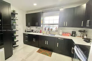739 NW 112th St, Miami, FL 33168 - Photo 7