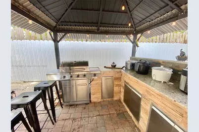 739 NW 112th St, Miami, FL 33168 - Photo 35