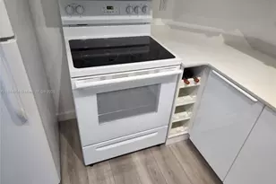 300 Bayview Dr, Sunny Isles Beach, FL 33160 - Photo 7