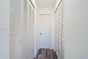 445 NE 195th St, Miami, FL 33179 - Photo 17