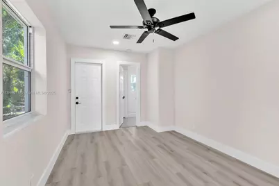 208 N 56th Ave, Hollywood, FL 33021 - Photo 13