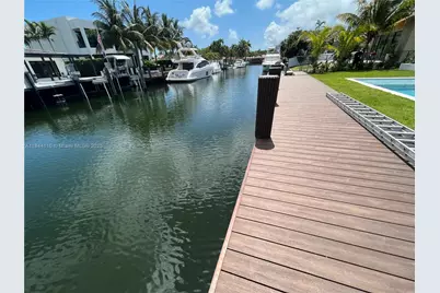 13085 Coronado Ter, North Miami, FL 33181 - Photo 19