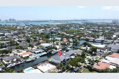 13085 Coronado Ter, North Miami, FL 33181 - Photo 23