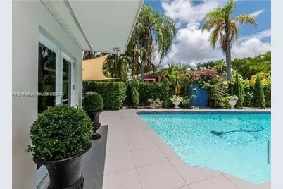 2075 S Hibiscus Dr, North Miami, FL 33181 - Photo 27