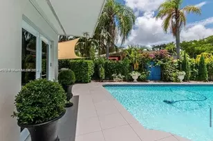 2075 S Hibiscus Dr, North Miami, FL 33181 - Photo 27