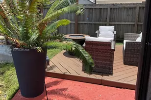 8453 NW 189 Street Rd, Hialeah, FL 33015 - Photo 23