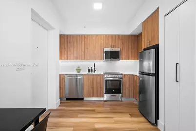 650 SW 1st St #205, Miami, FL 33130 - Photo 5