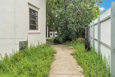 1137 NW 29th Ter #1130, Miami, FL 33127 - Photo 3